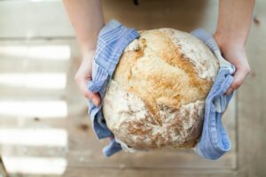 Brood zonder gist, maar met zelfrijzend bakmeel